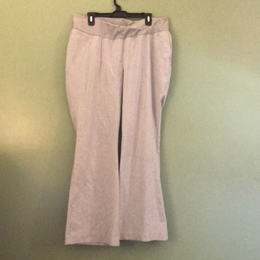 Women’s maternity pants with elastic waist